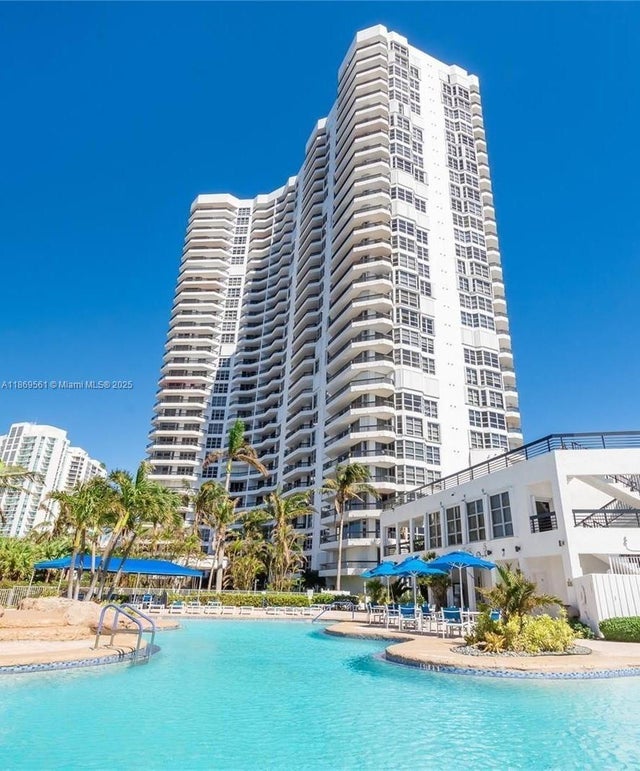 1 of 7 - 19195 Ne 36th Ct 2902, Aventura, FL
