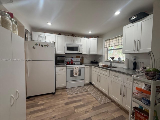 3 of 29 - 9581 Sunrise Lakes Blvd 101, Sunrise, FL