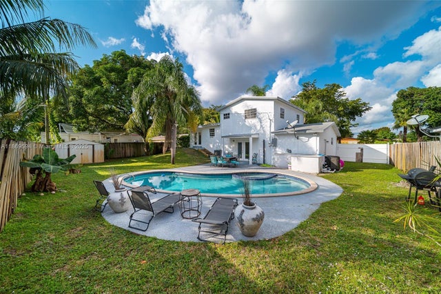 2 of 8 - 7120 Duval St, Hollywood, FL