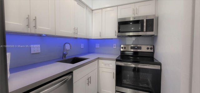 2 of 13 - 2901 Polk St 5, Hollywood, FL