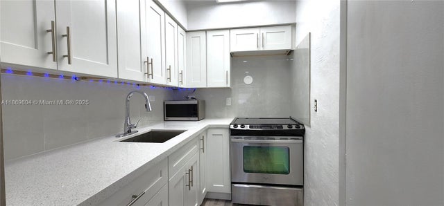 1 of 16 - 2901 Polk St 14, Hollywood, FL