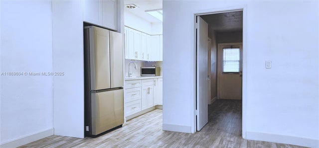 4 of 16 - 2901 Polk St 14, Hollywood, FL