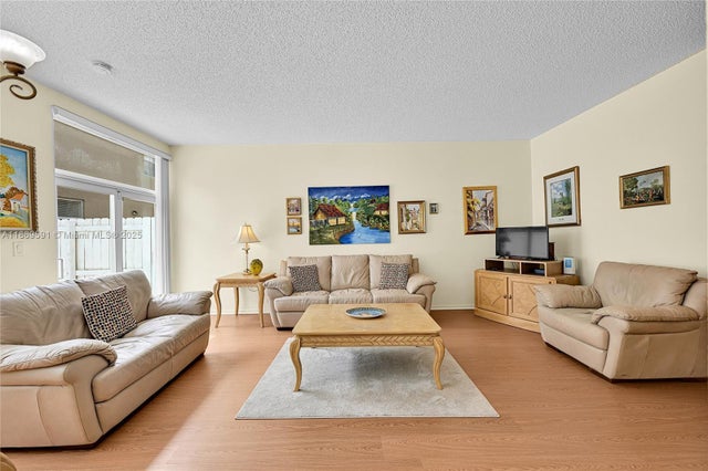 4 of 35 - 3155 N 37th Ave, Hollywood, FL