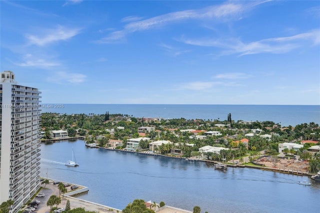 20281 E Country Club Dr 1712, Aventura