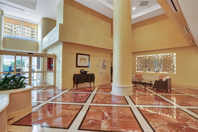 4 of 67 - 20281 E Country Club Dr 1712, Aventura, FL