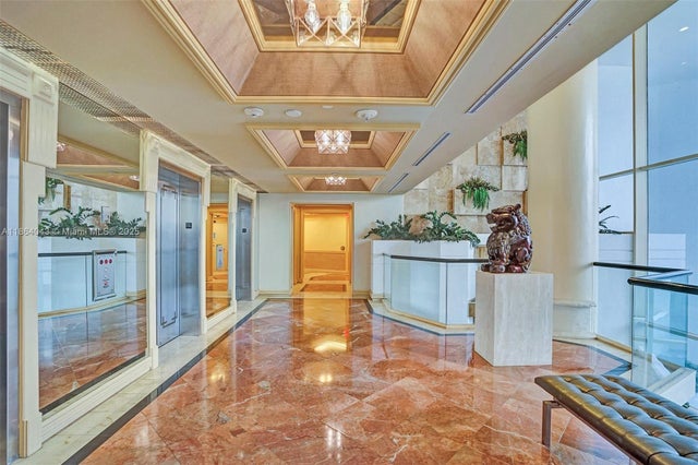 4 of 67 - 20281 E Country Club Dr 1712, Aventura, FL