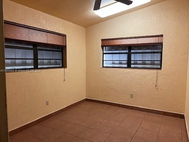 5 of 5 - 620 Nw 182nd Ter, Miami Gardens, FL