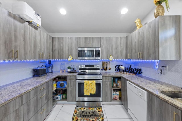 5 of 26 - 135 Nw 6th Ave, Dania Beach, FL