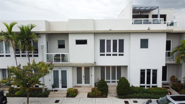 1 of 33 - 6318 Nw 104th Path, Doral, FL