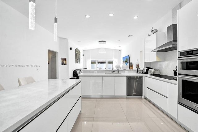 5 of 92 - 1636 Sw 108th Ter, Davie, FL