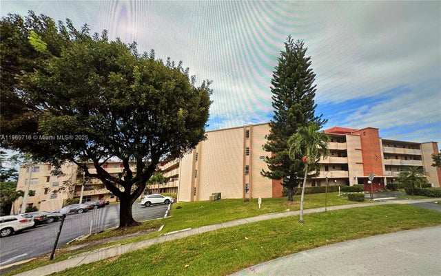 1 of 20 - 1501 Ne 191st St C108, Miami, FL