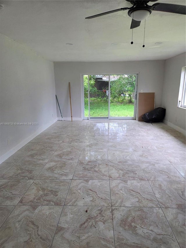 5 of 42 - 3000 Nw 8th Ct, Fort Lauderdale, FL