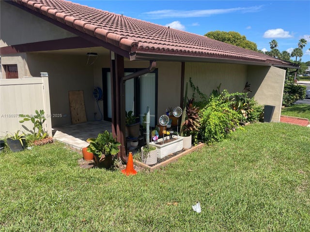 1 of 39 - 5002 Sheridan St 1, Hollywood, FL