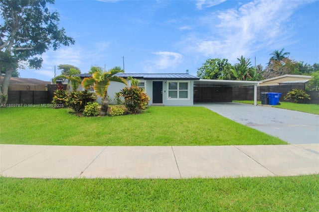 1 of 18 - 5936 N Farragut Dr, Hollywood, FL