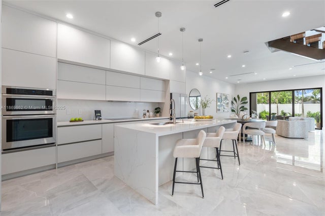 4 of 24 - 1318 Ne 16th Ter, Fort Lauderdale, FL