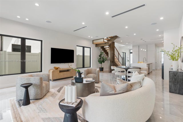 5 of 24 - 1318 Ne 16th Ter, Fort Lauderdale, FL