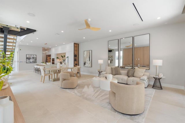 2 of 26 - 810 Ne 17th Ter, Fort Lauderdale, FL