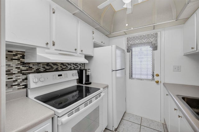 3 of 38 - 16901 Ne 13th Ave 210, Miami, FL