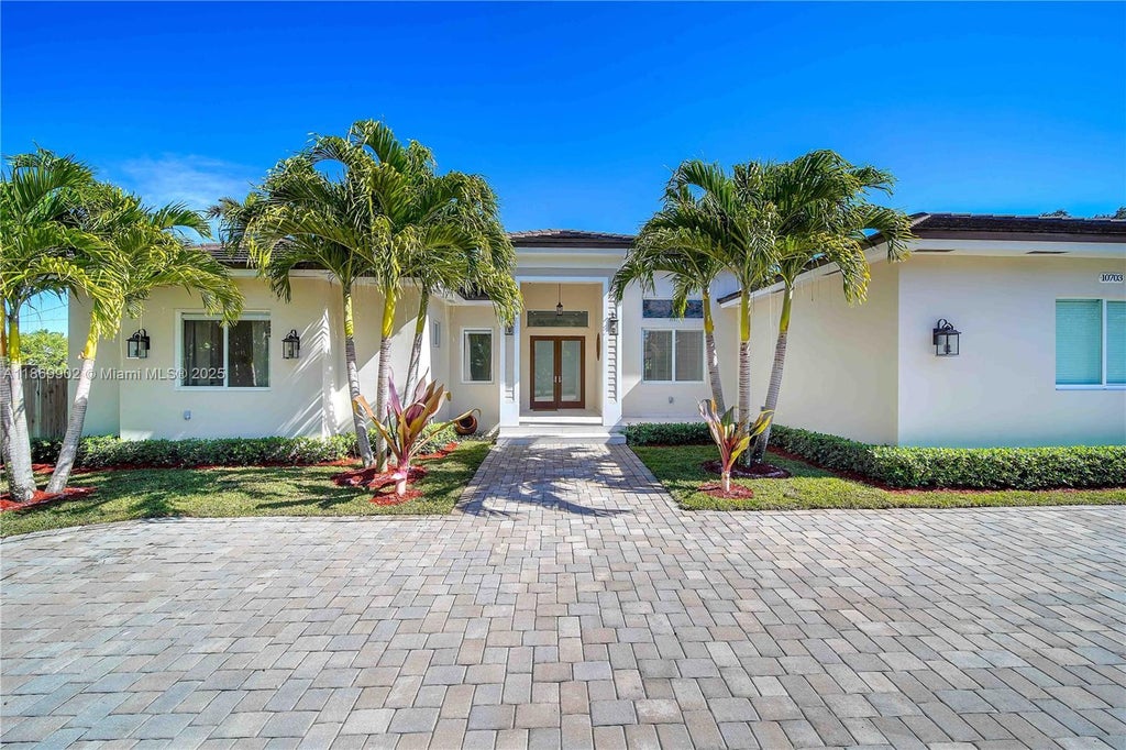 10703 Sw 84th Ave, Miami