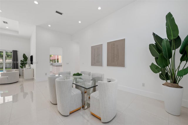5 of 45 - 10703 Sw 84th Ave, Miami, FL