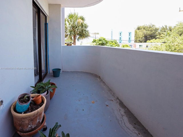 5 of 25 - 130 S Shore Dr 3c, Miami Beach, FL