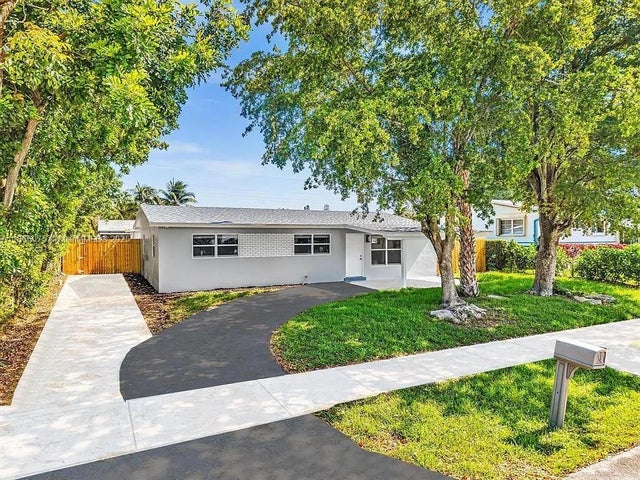 1 of 9 - 2770 Nw 25th St, Fort Lauderdale, FL