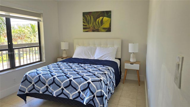 4 of 9 - 3215 N Ocean Dr 302, Hollywood, FL
