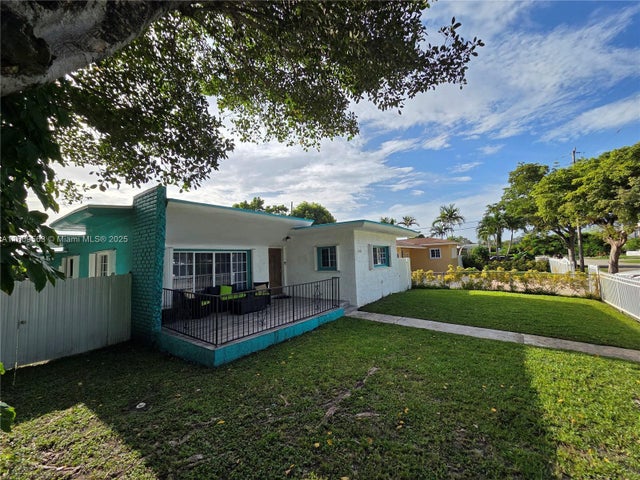 3 of 60 - 13895 Ne 11th Ave, North Miami, FL