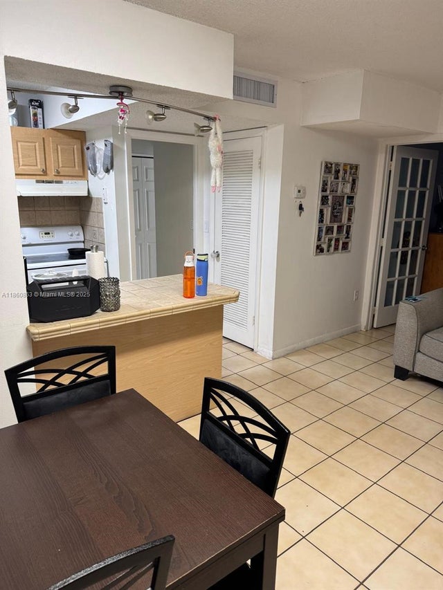 3 of 4 - 870 Sw 129th Pl 209, Miami, FL