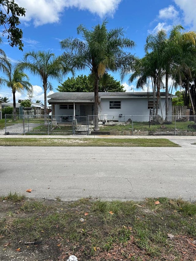 1 of 39 - 11431 Sw 193rd Ter, Miami, FL