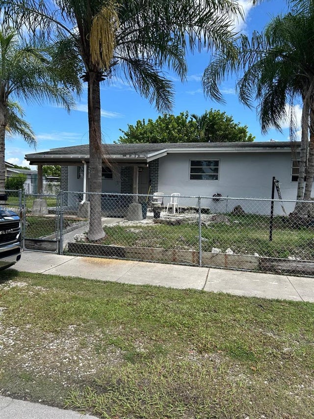 2 of 39 - 11431 Sw 193rd Ter, Miami, FL
