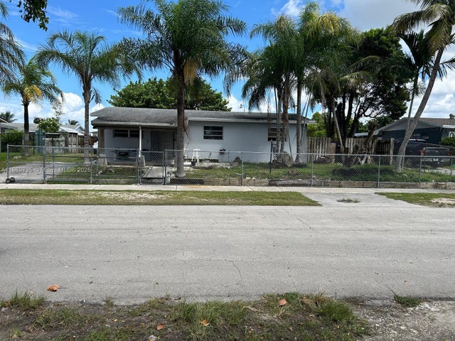 4 of 39 - 11431 Sw 193rd Ter, Miami, FL