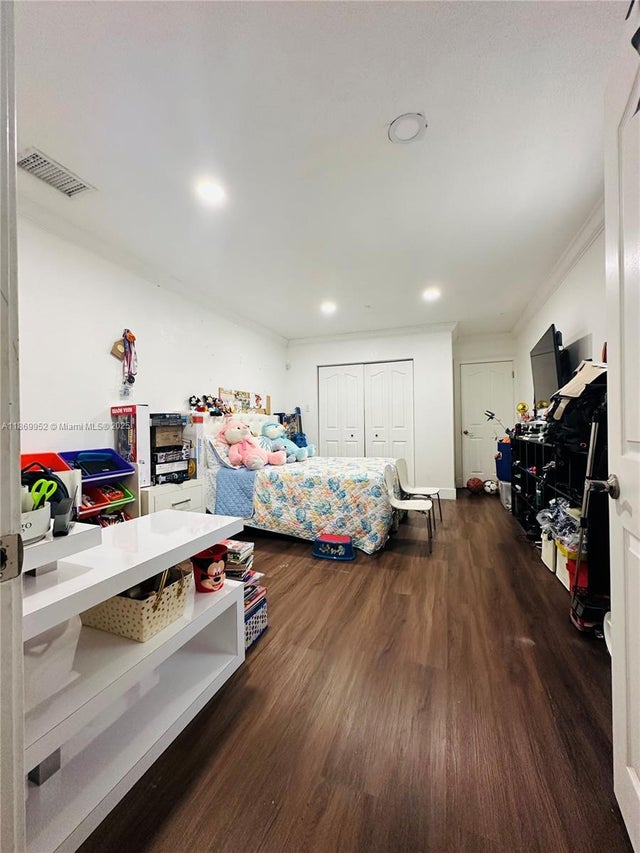 4 of 22 - 6040 Sw 97th Ave, Miami, FL