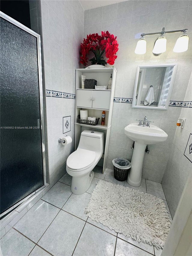 5 of 22 - 6040 Sw 97th Ave, Miami, FL