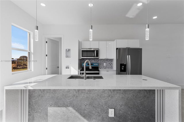 4 of 26 - 154 Pennfield St, Lehigh Acres, FL