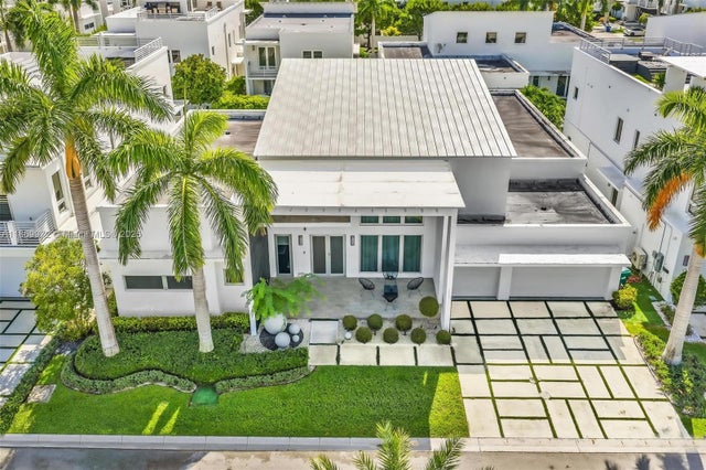 1 of 98 - 3447 Nw 84th Ave, Doral, FL