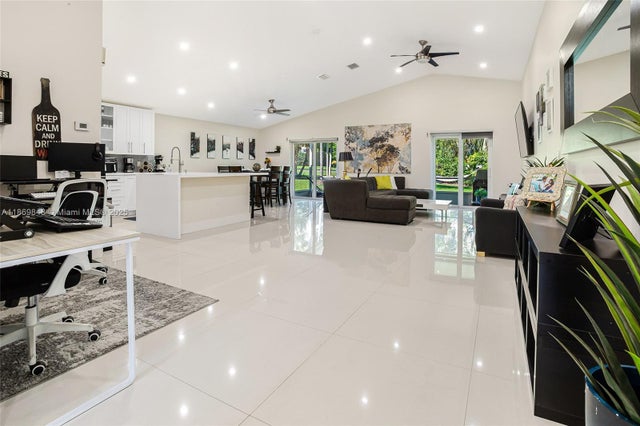 3 of 40 - 16298 La Costa Dr, Weston, FL