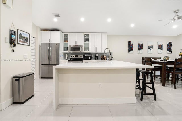 4 of 40 - 16298 La Costa Dr, Weston, FL