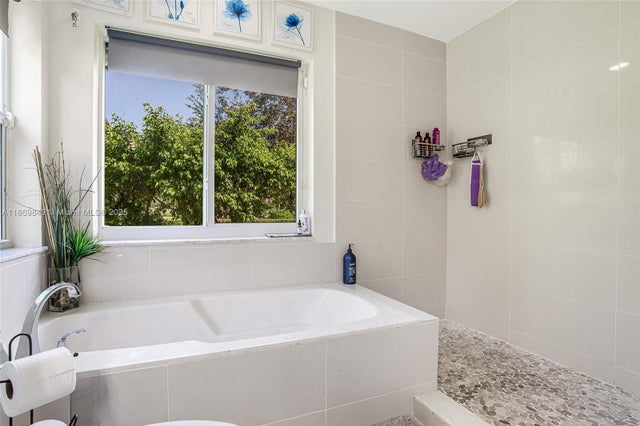 5 of 40 - 16298 La Costa Dr, Weston, FL