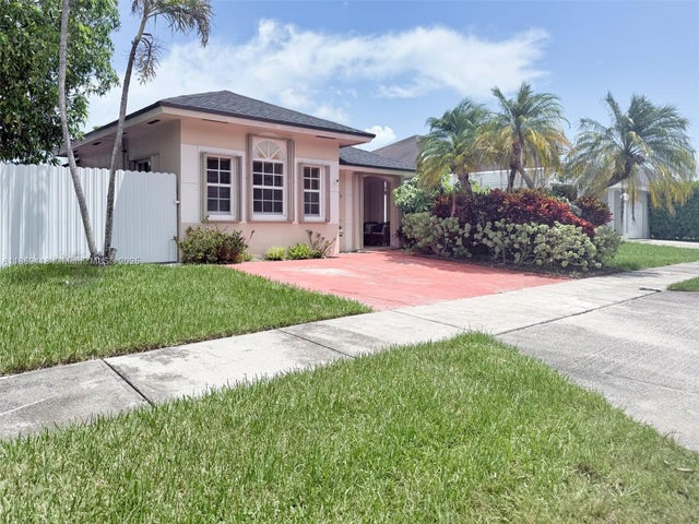 4 of 29 - 18013 Sw 139th Pl, Miami, FL