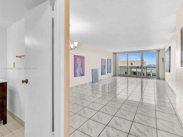 4 of 49 - 3140 S Ocean Dr 1902, Hallandale Beach, FL