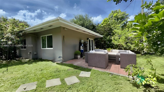 2 of 16 - 217 S 57th Ter, Hollywood, FL