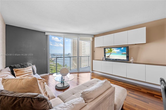 5 of 40 - 325 S Biscayne Blvd 1918, Miami, FL