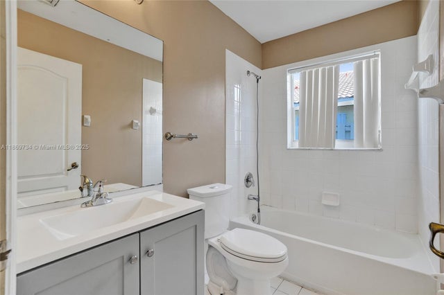 5 of 31 - 1560 Sw 193rd Ter, Pembroke Pines, FL