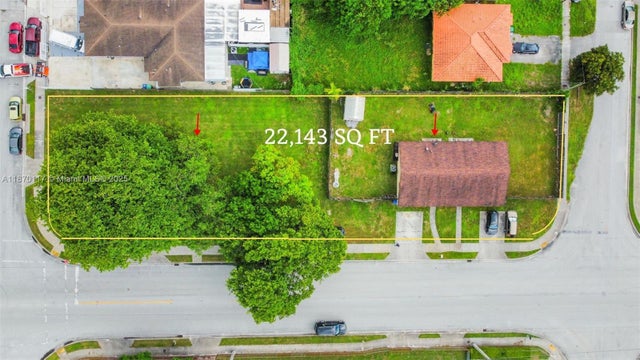 2 of 35 - 18095 Sw 104th Ave, Miami, FL
