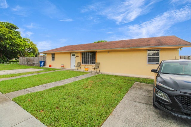 5 of 35 - 18095 Sw 104th Ave, Miami, FL