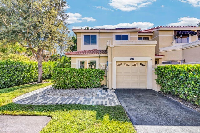 1 of 30 - 698 Deer Creek Corona Way, Deerfield Beach, FL