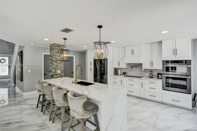 3 of 32 - 85 Gables Blvd, Weston, FL
