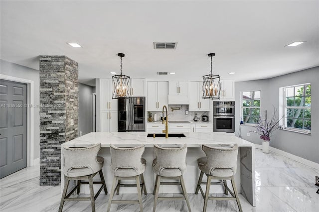 4 of 32 - 85 Gables Blvd, Weston, FL