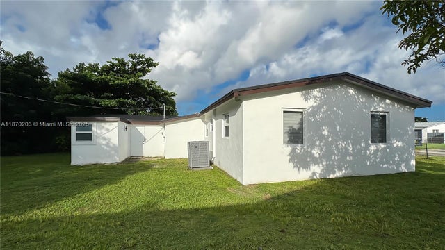 4 of 37 - 10730 Sw 149th Ter, Miami, FL